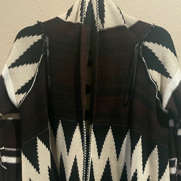 Rhapsody Aztec Knit Cardigan - Picture 11 of 11